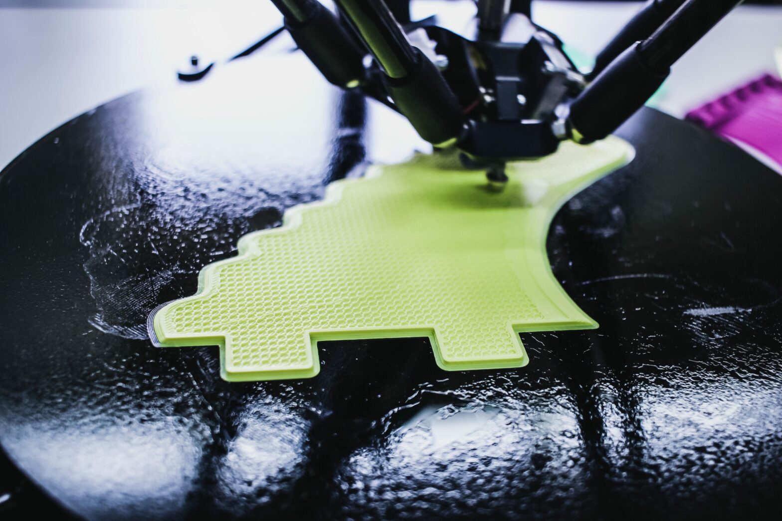 3D printer creating something green